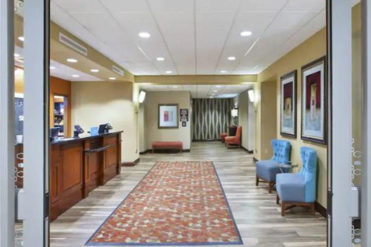 Hampton Inn & Suites Wichita-Northeast Esterno foto