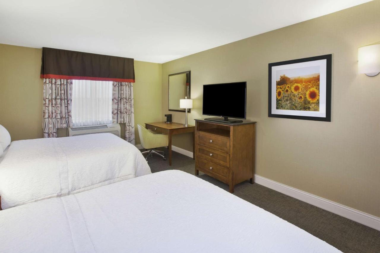 Hampton Inn & Suites Wichita-Northeast Esterno foto