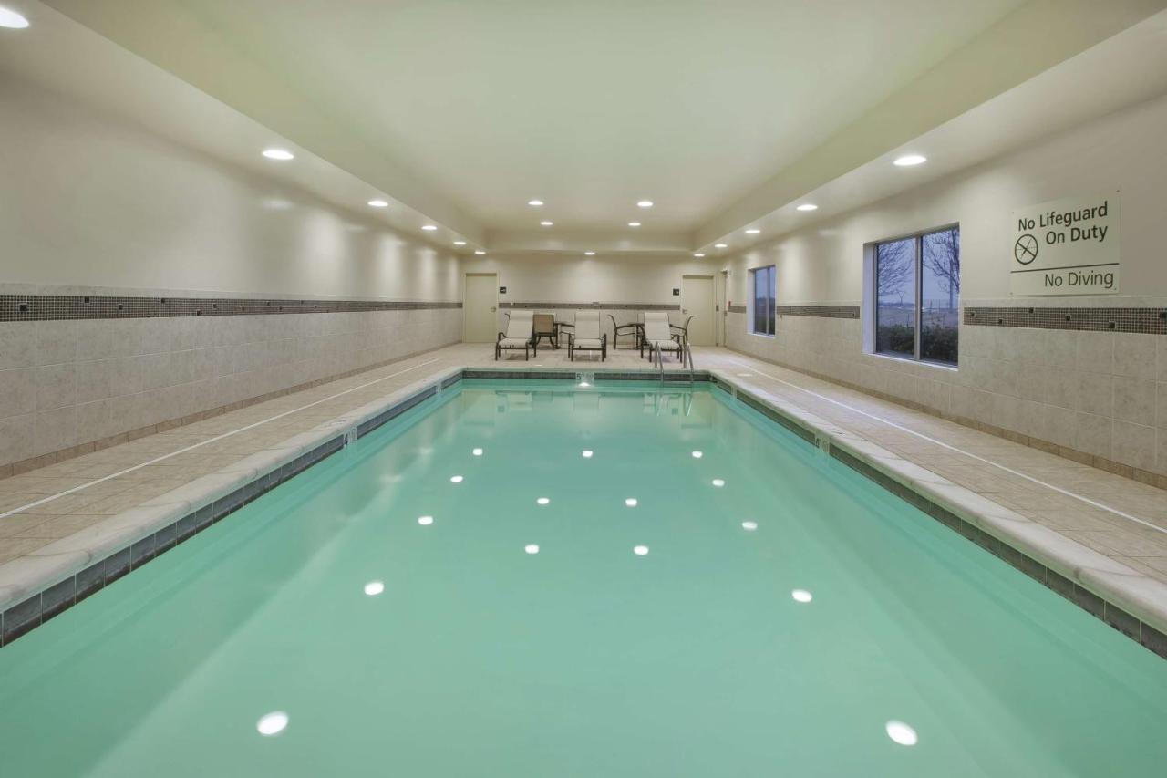 Hampton Inn & Suites Wichita-Northeast Esterno foto