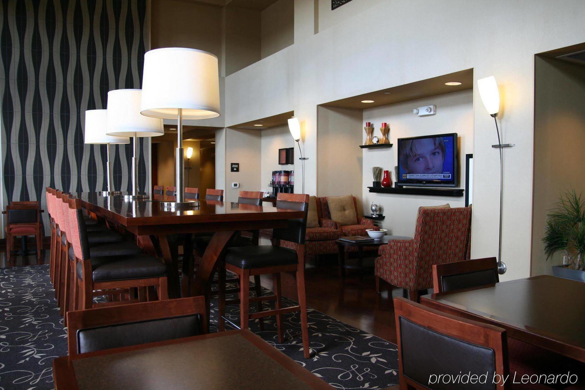 Hampton Inn & Suites Wichita-Northeast Ristorante foto