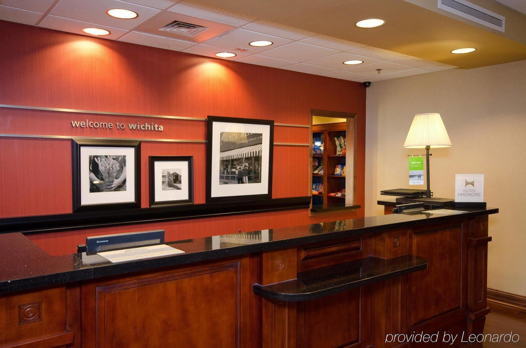 Hampton Inn & Suites Wichita-Northeast Esterno foto