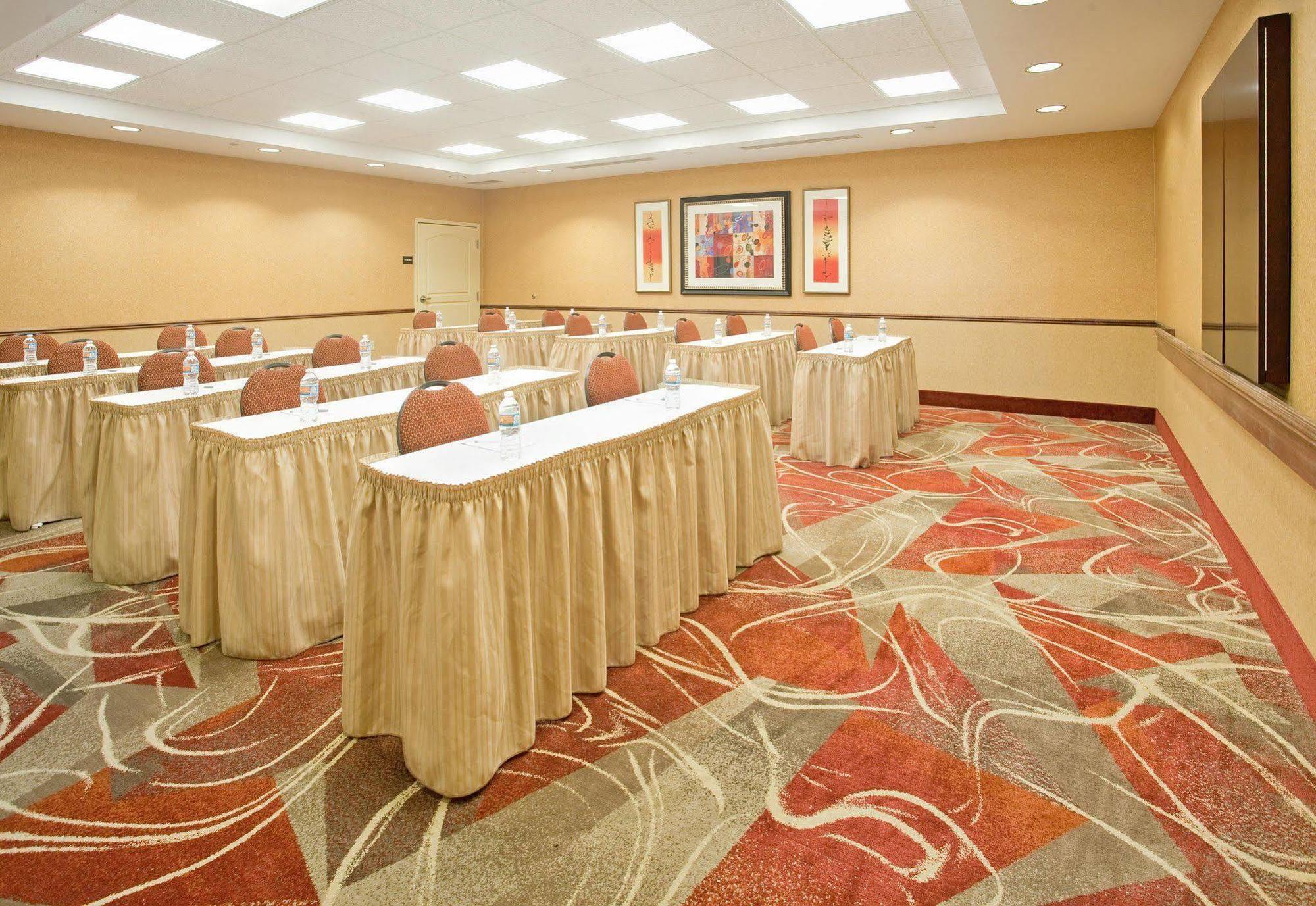 Hampton Inn & Suites Wichita-Northeast Esterno foto
