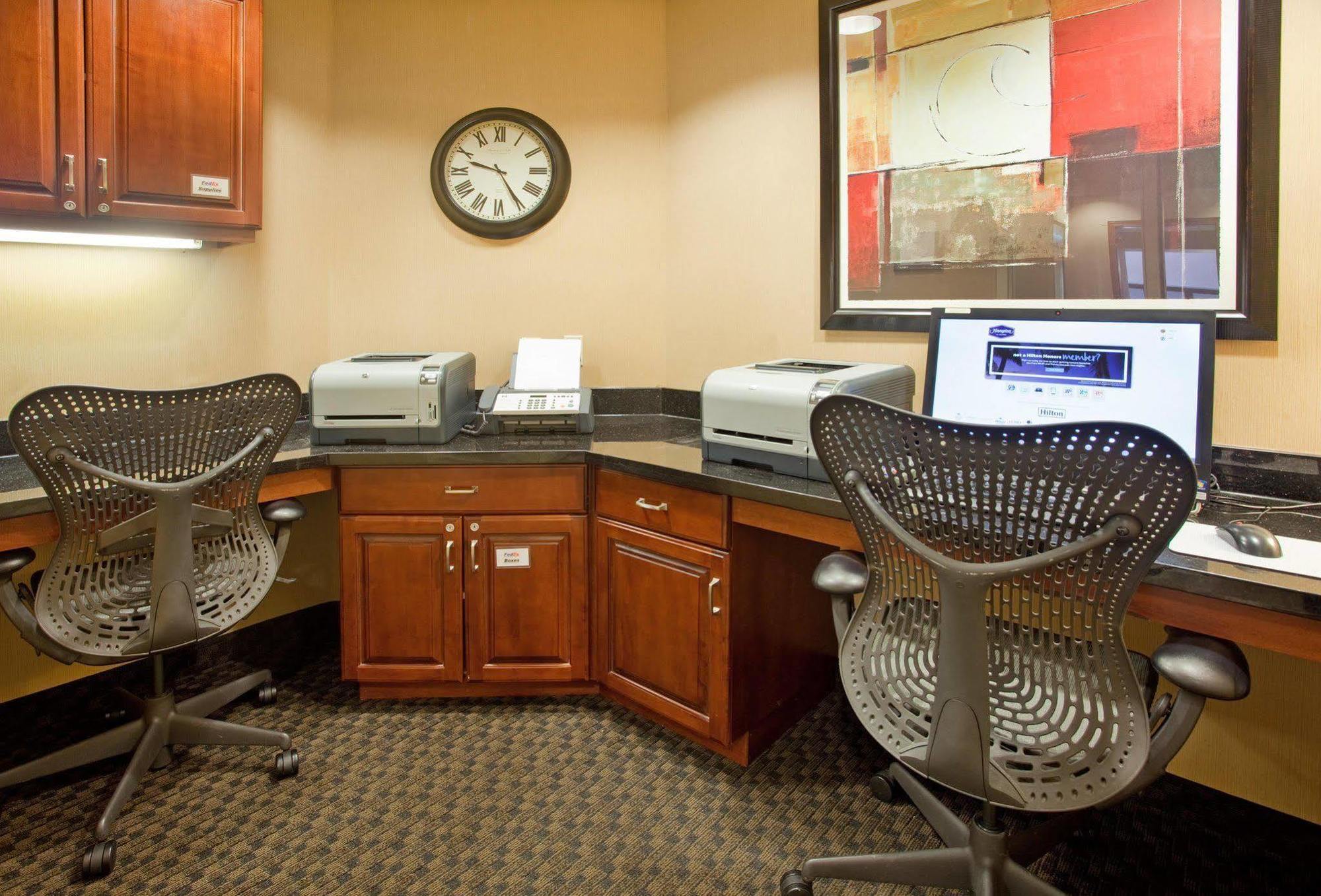 Hampton Inn & Suites Wichita-Northeast Esterno foto